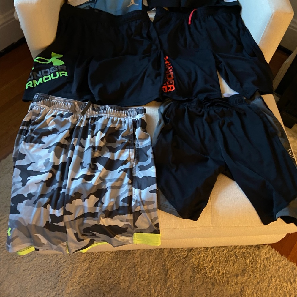 Boys xl youth Under Armour shorts (4pair)